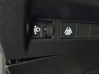 Photo 29 Peugeot 208  Electrique 50 kWh 136ch