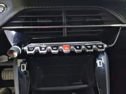 Photo 24 Peugeot 208  Electrique 50 kWh 136ch