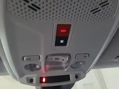 Photo 25 Peugeot 208  Electrique 50 kWh 136ch