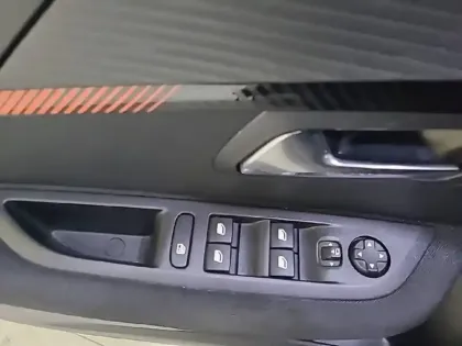 Photo 30 Peugeot 208  Electrique 50 kWh 136ch