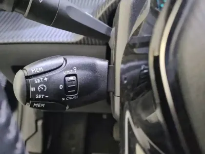 Photo 26 Peugeot 208  Electrique 50 kWh 136ch