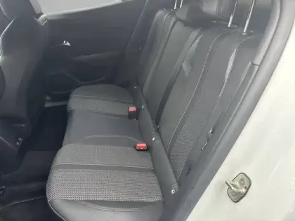 Photo 11 Peugeot 2008  BlueHDi 110 S&S BVM6