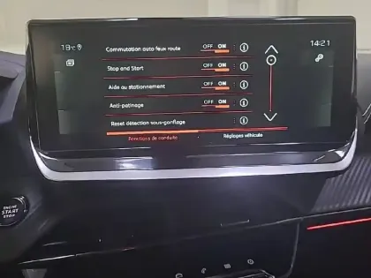 Photo 60 Peugeot 2008  BlueHDi 110 S&S BVM6