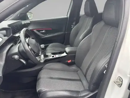 Photo 10 Peugeot 2008  BlueHDi 110 S&S BVM6