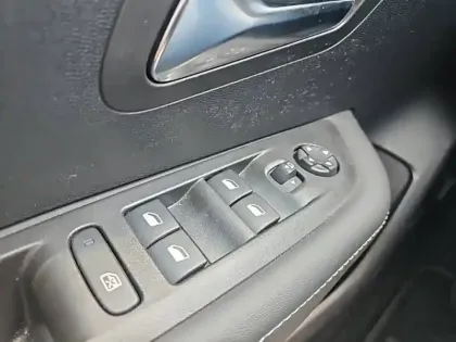 Photo 19 Peugeot 208  Hybrid 100 e-DCS6