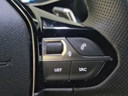 Photo 55 Peugeot 2008  Hybrid 145 e-DCS6
