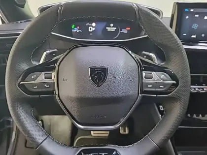 Photo 8 Peugeot 2008  Hybrid 145 e-DCS6