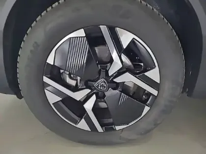 Photo 12 Peugeot 2008  Hybrid 145 e-DCS6