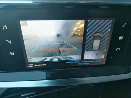 Photo 14 Peugeot 208  PureTech 75 S&S BVM5