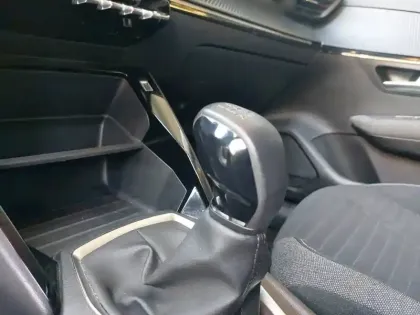 Photo 13 Peugeot 208  PureTech 75 S&S BVM5