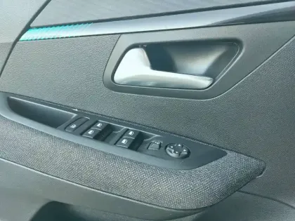 Photo 18 Peugeot 208  PureTech 75 S&S BVM5