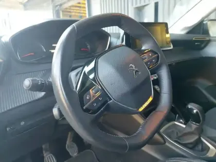 Photo 8 Peugeot 208  PureTech 75 S&S BVM5