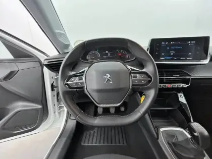 Photo 68 Peugeot 208  PureTech 75 S&S BVM5