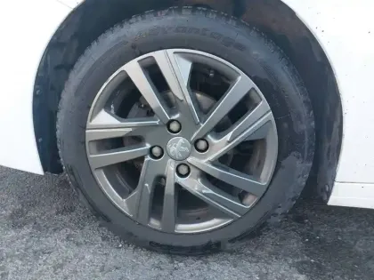 Photo 12 Peugeot 208  PureTech 75 S&S BVM5