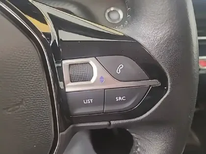 Photo 19 Peugeot 208  Electrique 50 kWh 136ch