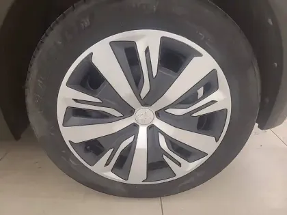 Photo 12 Peugeot 208  Electrique 50 kWh 136ch