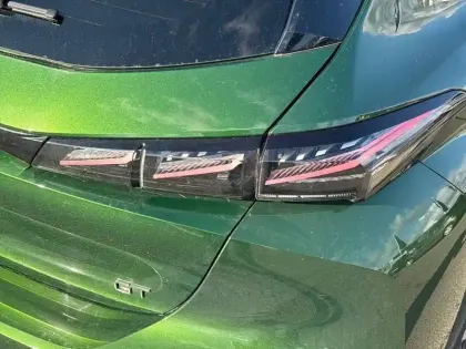 Photo 16 Peugeot 308  Hybrid 136 e-DCS6