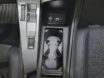 Photo 45 Peugeot 308 Gén. III Ph1 GT 5