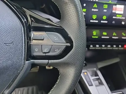 Photo 74 Peugeot 308  Hybrid 136 e-DCS6
