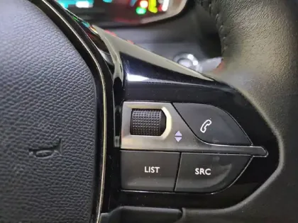 Photo 26 Peugeot 2008  Electrique 136 ch