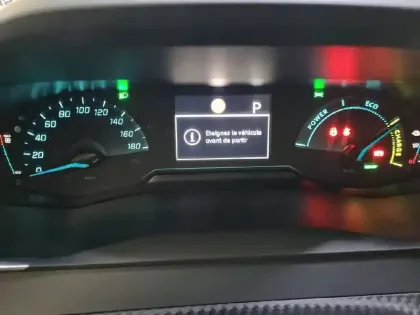 Photo 9 Peugeot 2008  Electrique 136 ch