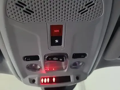 Photo 23 Peugeot 2008  Electrique 136 ch