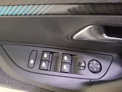 Photo 28 Peugeot 2008  Electrique 136 ch