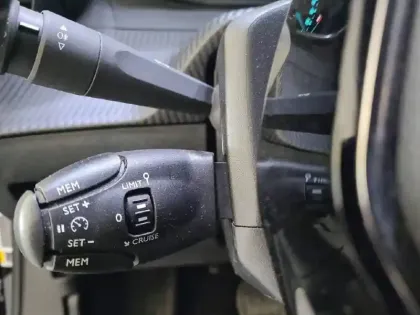 Photo 24 Peugeot 2008  Electrique 136 ch