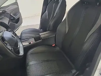 Photo 16 Peugeot 308  PHEV 180 e-EAT8