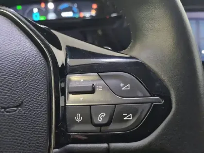 Photo 35 Peugeot 308  PHEV 180 e-EAT8