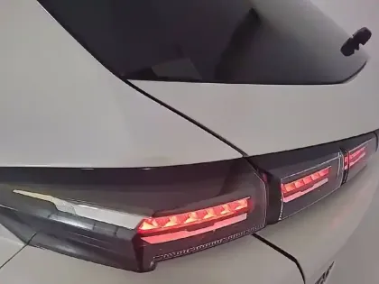 Photo 22 Peugeot 308  PHEV 180 e-EAT8