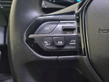 Photo 34 Peugeot 308  PHEV 180 e-EAT8