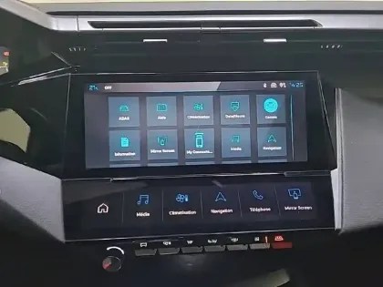 Photo 29 Peugeot 308  PHEV 180 e-EAT8