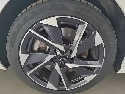 Photo 18 Peugeot 308  PHEV 180 e-EAT8