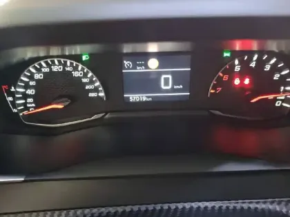 Photo 9 Peugeot 208  PureTech 100 S&S BVM6