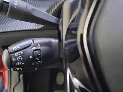 Photo 25 Peugeot 208  PureTech 100 S&S BVM6