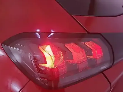 Photo 16 Peugeot 208  PureTech 100 S&S BVM6