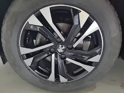 Photo 21 Peugeot 2008  PureTech 130 S&S EAT8