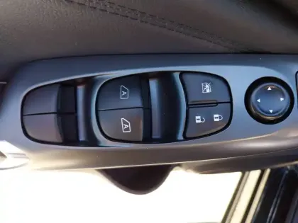 Photo 24 Nissan Juke  HYBRID 143