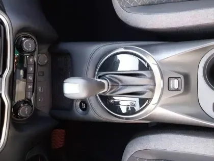 Photo 12 Nissan Juke  HYBRID 143