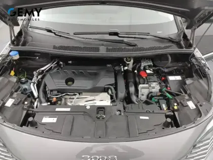 Photo 75 Peugeot 3008  Hybrid 225 e-EAT8