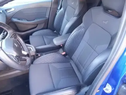 Photo 8 Renault Clio  E-Tech full hybrid 145 ch GSR2