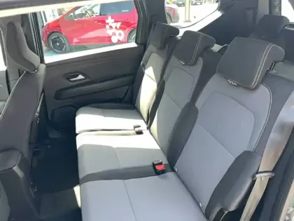 Photo 10 Dacia Jogger  Hybrid 140 7 places GSR2