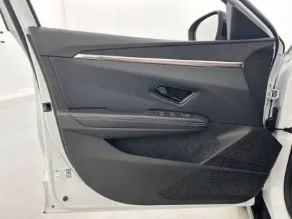 Photo 10 Renault Megane Gén. V (BCB) Ph1 Techno 5