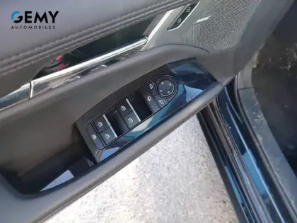 Photo 11 Mazda Mazda3  Berline 2.0L e-SKYACTIV-X M Hybrid 186 ch BVA6