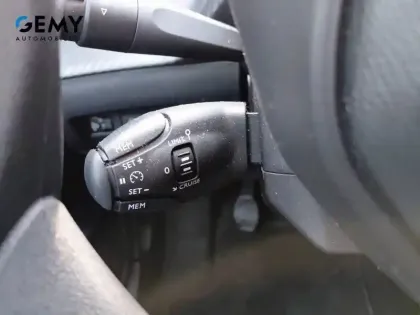 Photo 29 Peugeot 208  PureTech 75 S&S BVM5