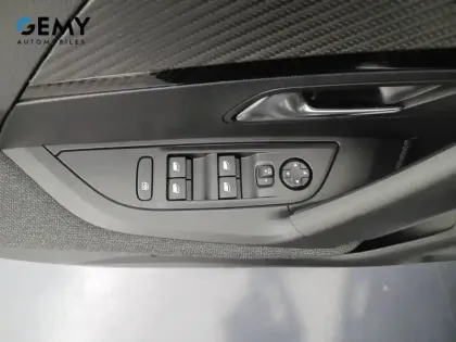 Photo 11 Peugeot 2008  Hybrid 145 e-DCS6