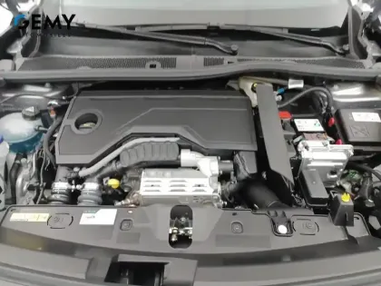 Photo 34 Peugeot 2008  Hybrid 145 e-DCS6