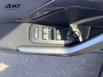 Photo 11 Peugeot 2008  PureTech 110ch S&S EAT6