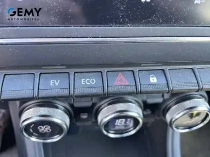 Photo 64 Renault Captur  E-Tech full hybrid 145